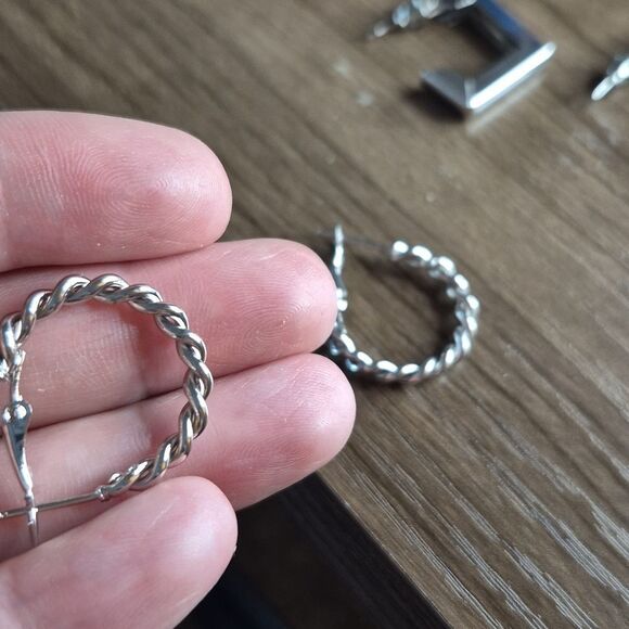 3/$16🎁 2 Pair Silver Geometric Twisted Hoop Earrings | Stocking Stuffers 202 - Picture 4 of 7